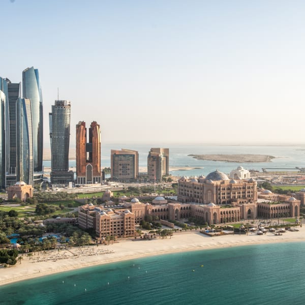 Skyline Abu Dhabi, Vereinigte Arabische Emirate © EXTREME-PHOTOGRAPHER/iStock