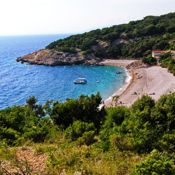 Strand Lubenice, Insel Cres, Kroatien ©Miroslav Vajdic/iStock