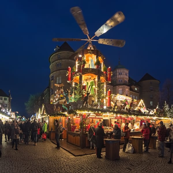 Stuttgarter Weihnachtsmarkt, Baden-Württemberg ©iStock.com/klug-photo