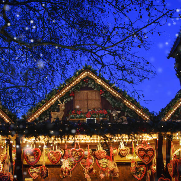 Weihnachtsmarkt im Schloss Münchenwiler ©iStock.com/FotografieLink