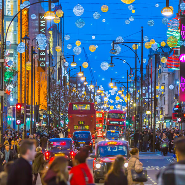 Weihnachtszeit in London © IR_Stone/iStock Editorial / Getty Images Plus via Getty Images