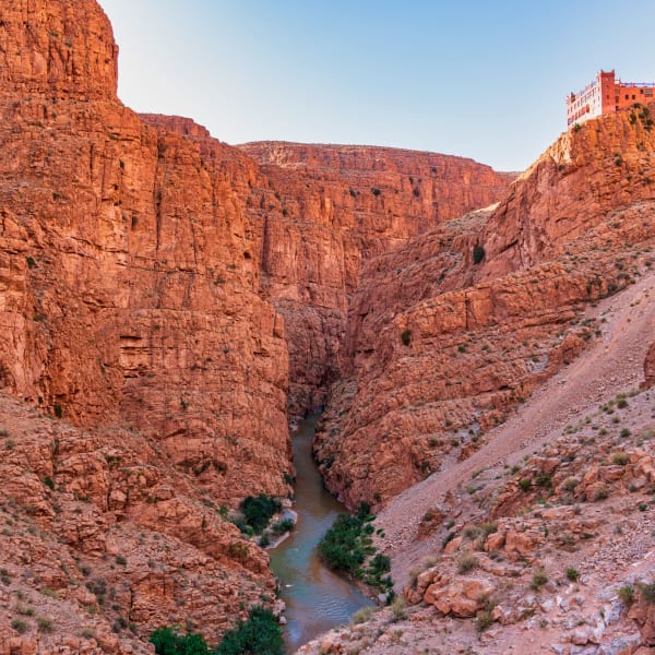 Wunderschöner Ausblick auf das Dades-Tal in Marokko © iStock.com/Starcevic