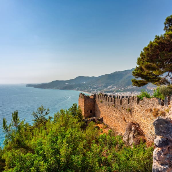 Burgmauern und Ausblick vom Burgberg, Alanya, Türkische Riviera