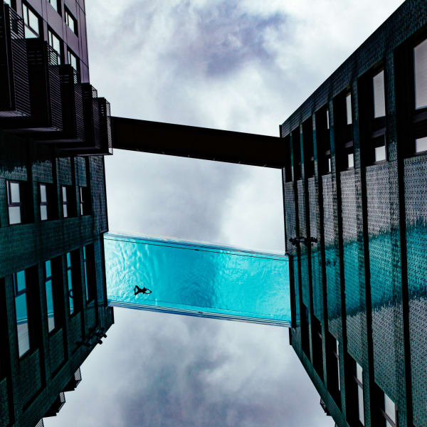 Sky Pool, London, Großbritannien