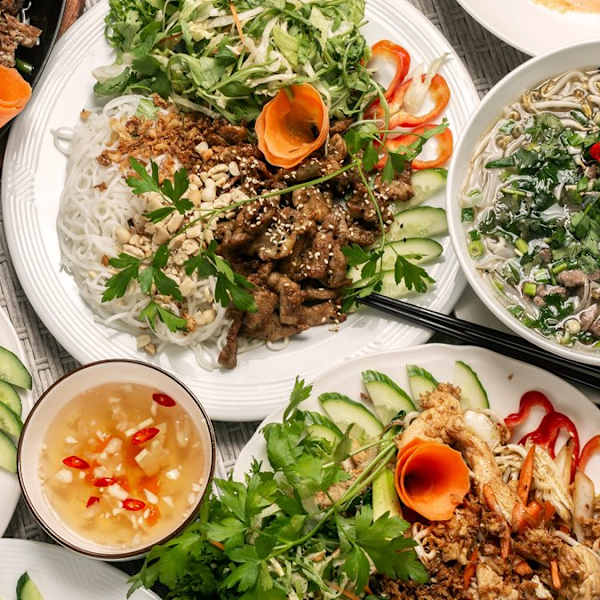 Die vietnamesische Küche ist ein Highlight des Landes. © istock/jackmalipan