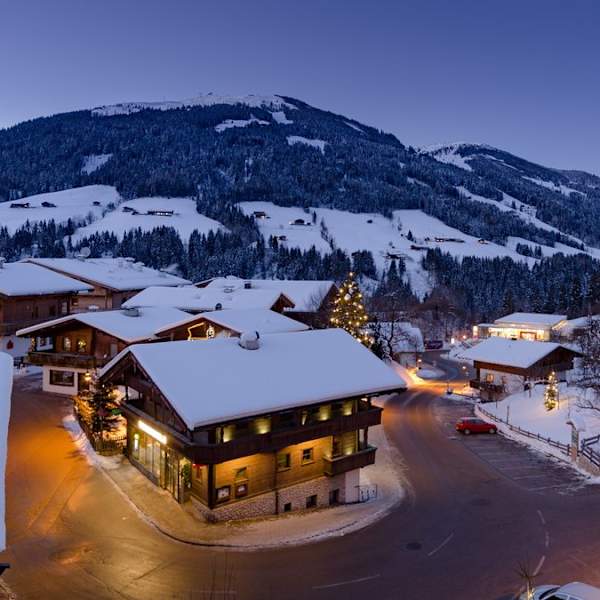 Alpbach in Tirol ist ein Bilderbuch-Bergdorf. © istock/GoogolPix
