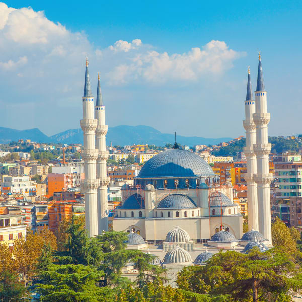 Tirana, Albanien © Shutterstock