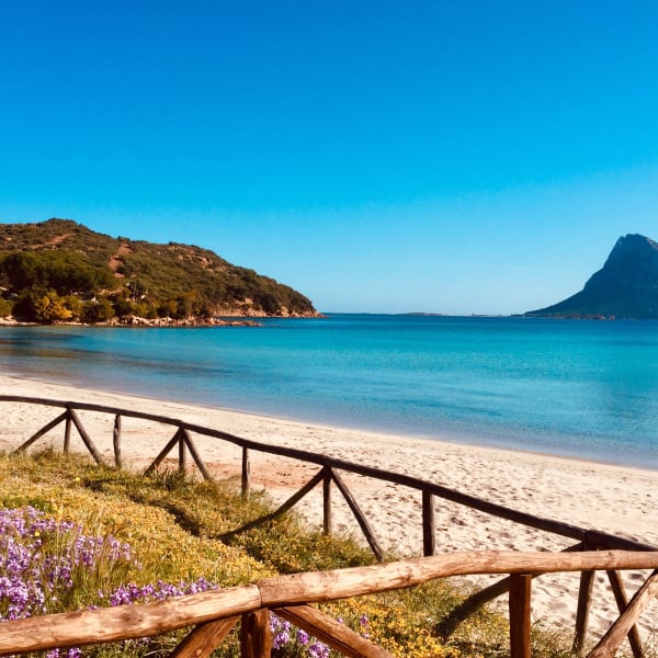 Sardinien Urlaub • Günstig Urlaub buchen bei HolidayCheck