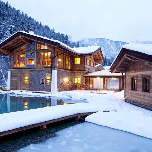 Verschneite Wellness-Alm Verwöhnhotel Kristall  © Verwöhnhotel Kristall