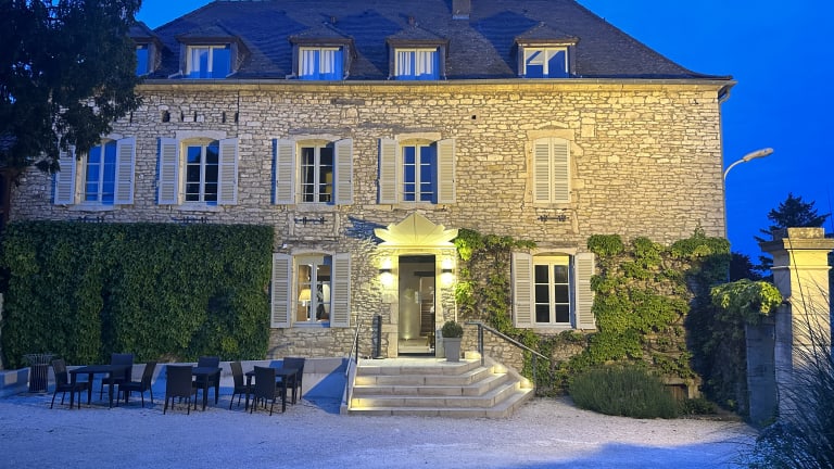 Hotel Castel De Très Girard (Vougeot): Alle Infos Zum Hotel