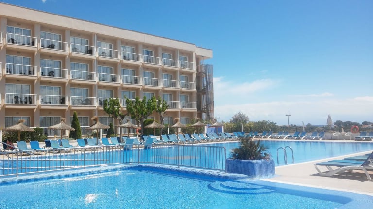 hotel sur menorca suites & water park