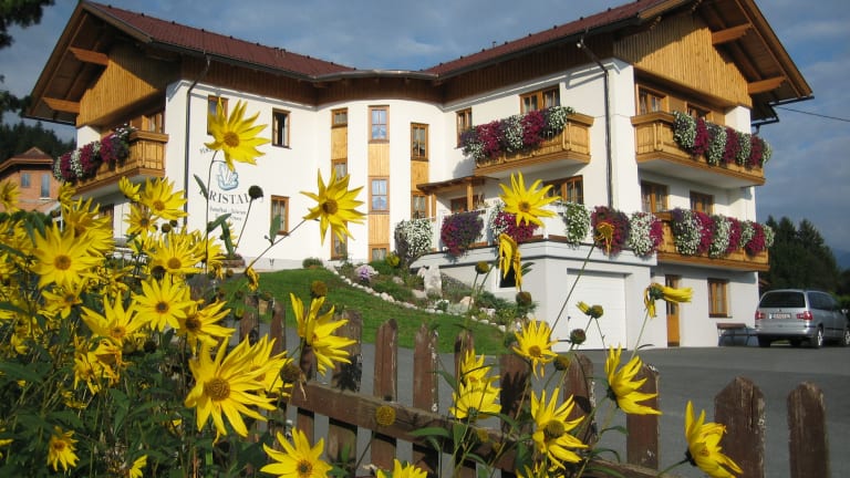 Hotel - Appartement Kristall (Hermagor-Pressegger See) • HolidayCheck