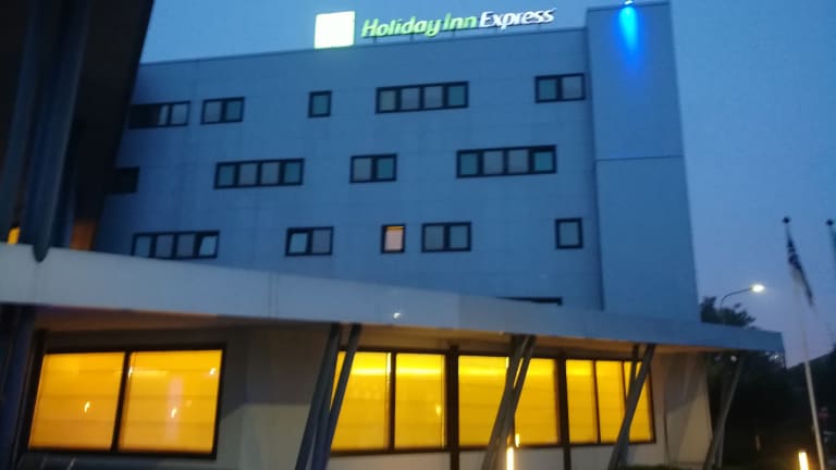 Hotel Holiday Inn Express Milan-Malpensa Airport (Somma Lombardo) •  HolidayCheck (Lombardei | Italien)